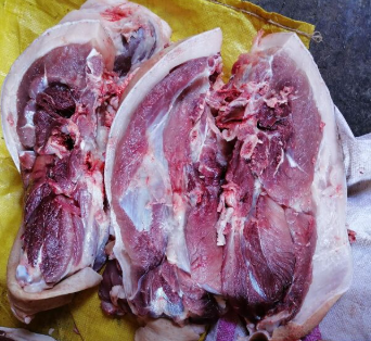 生太黑毛猪，喂了2年，不喂饲料，绿色养殖